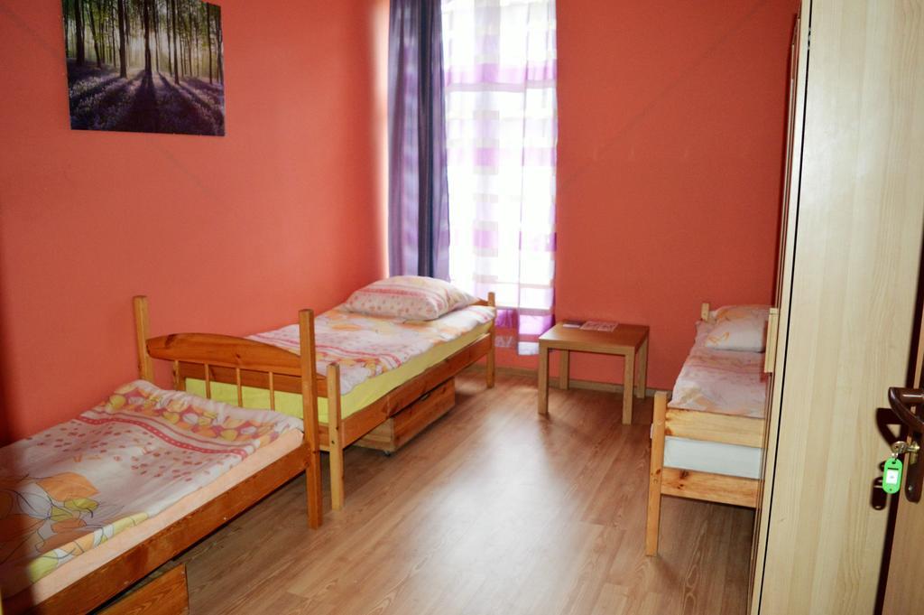 كراكوفيا Honey Hostel الغرفة الصورة